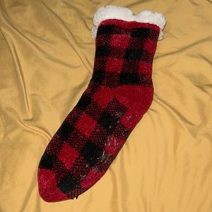 NWOT!Ladies Muk Luks Slippers